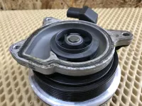 Насос водяной на Volkswagen Touran — фото 8