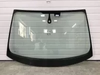 Стекло лобовое на Audi A4 B8 — фото 1