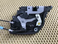 Замок двери передней левой на BMW 2-Series Active Tourer F45 — фото 6