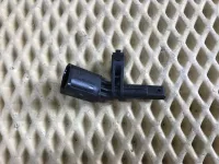 Датчик ABS задний правый на Volkswagen Tiguan — фото 2