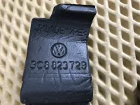 Отбойник капота на Volkswagen Passat CC B6 — фото 7