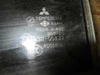 Стекло двери задней левой на Mitsubishi Lancer — фото 3