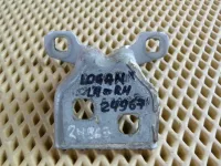 Петля двери Renault Logan 2005-2014,Sandero 2009-2014,Logan II 2014>,Sandero 2014> (ОДИНАКОВЫЕ НА ВСЕ ДВЕРИ ВЕРХНИЕ И НИЖНИЕ 6001546883) — фото 1
