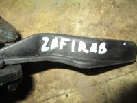 Ручка открывания капота на Opel Zafira B — фото 3