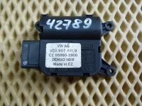 Моторчик заслонки отопителя VW,Seat,Audi Golf VI 2009-2013,Alhambra 1996-2000,A3 [8PA] Sportback 2004-2013,Caddy III 2004-2015,Passat [B6] 2005-2010,Golf V 2003-2009,Touran 2003-2010,A3 [8P1] 2003-2013,Jetta 2006-2011,Leon (1P1) 2005-2013 (3C0907511A) — фото 1