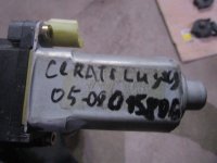 Моторчик стеклоподъемника задний левый на Kia Cerato LD — фото 3