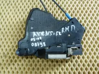 Замок двери передней правой на Toyota Avensis T250 — фото 4