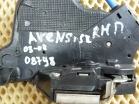 Замок двери передней правой на Toyota Avensis T250 — фото 10