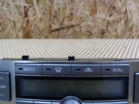 Блок управления климатической установкой на Toyota Avensis T250 — фото 5