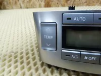 Блок управления климатической установкой на Toyota Avensis T250 — фото 2