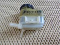 Бачок гур на Toyota Avensis T250 — фото 4