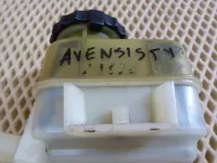Бачок гур на Toyota Avensis T250 — фото 6