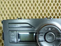 Блок управления климатической установкой на Toyota Auris E150 — фото 8