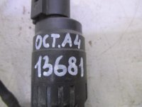 Насос омывателя на Skoda Octavia A4 — фото 5
