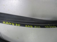Уплотнитель двери на Toyota RAV4 XA30 — фото 2