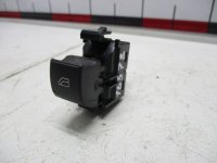 Кнопка стеклоподъемника на Mitsubishi Outlander GF0W — фото 3