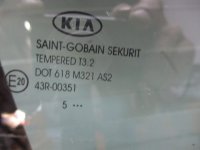 Стекло двери задней правой форточка на Kia Sportage SL — фото 2