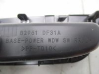 Кнопка стеклоподъемника на Nissan Qashqai J11 — фото 4