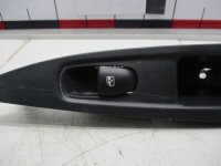 Кнопка стеклоподъемника на Nissan Qashqai J11 — фото 2