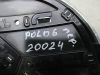 Эмблема на Volkswagen Polo Mk6 — фото 6