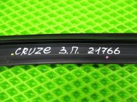 Уплотнитель стекла двери задней правой на Chevrolet Cruze J300 — фото 4