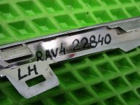 Накладка на решетку радиатора на Toyota RAV4 XA40 — фото 7