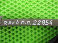Уплотнитель стекла двери передней правой на Toyota RAV4 XA40 — фото 5