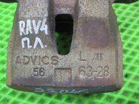 Суппорт передний левый на Toyota RAV4 XA40 — фото 8