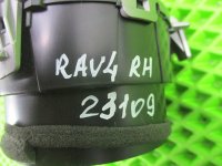 Воздушный дефлектор на Toyota RAV4 XA40 — фото 7