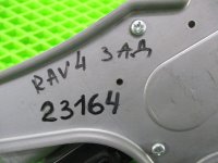 Моторчик дворников задний на Toyota RAV4 XA40 — фото 7