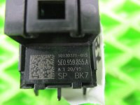 Кнопка стеклоподъемника на Skoda Octavia A7 — фото 3