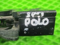 Замок капота на Volkswagen Polo Mk5 — фото 8