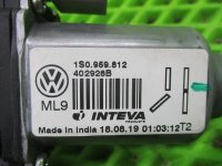 Моторчик стеклоподъемника задний левый на Volkswagen Polo Mk5 — фото 5