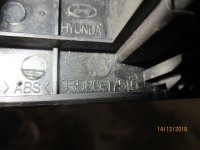 Кнопка стеклоподъемника на Hyundai Matrix — фото 3