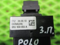 Кнопка стеклоподъемника на Volkswagen Polo Mk5 — фото 3