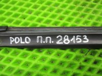 Уплотнитель стекла двери передней правой на Volkswagen Polo Mk5 — фото 7