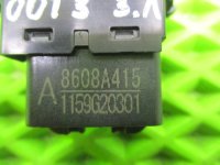 Кнопка стеклоподъемника на Mitsubishi Outlander GF0W — фото 3