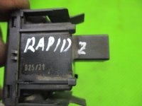 Кнопка корректора фар на Skoda Rapid 2 — фото 8