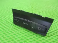 Адаптер USB сетевой на Hyundai Tucson NX4 — фото 2