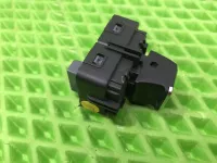 Кнопка стеклоподъемника на Geely Monjaro KX11 — фото 4