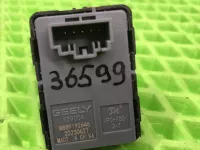 Кнопка стеклоподъемника на Geely Monjaro KX11 — фото 6