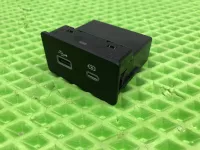БЛОК USB Type-C на Geely Monjaro KX11 — фото 2