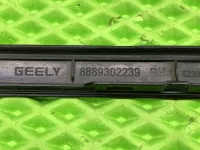 Молдинг стекла передний правый на Geely Monjaro KX11 — фото 9