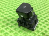 Кнопка фиксатора стояночного тормоза на Geely Monjaro KX11 — фото 12