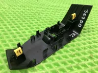 Накладка ручки стеклоподъемника передний правый на Geely Monjaro KX11 — фото 8
