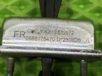 Ограничитель двери передний левый на Geely Monjaro KX11 — фото 2