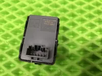 Кнопка стеклоподъемника на Geely Monjaro KX11 — фото 6