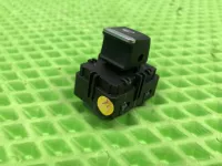 Кнопка стеклоподъемника на Geely Monjaro KX11 — фото 4