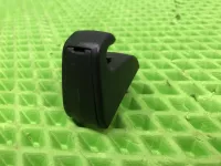 Крючок солнцезащитного козырька на Geely Monjaro KX11 — фото 4