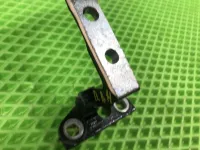 Петля двери передней левой нижняя на Geely Monjaro KX11 — фото 3